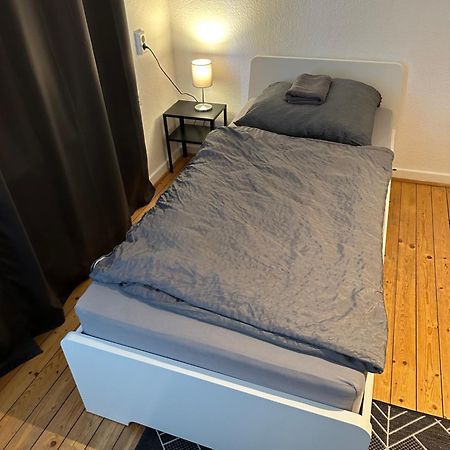 Doppelbett Unterkunft Vahrenwald-List Hannover Exterior photo