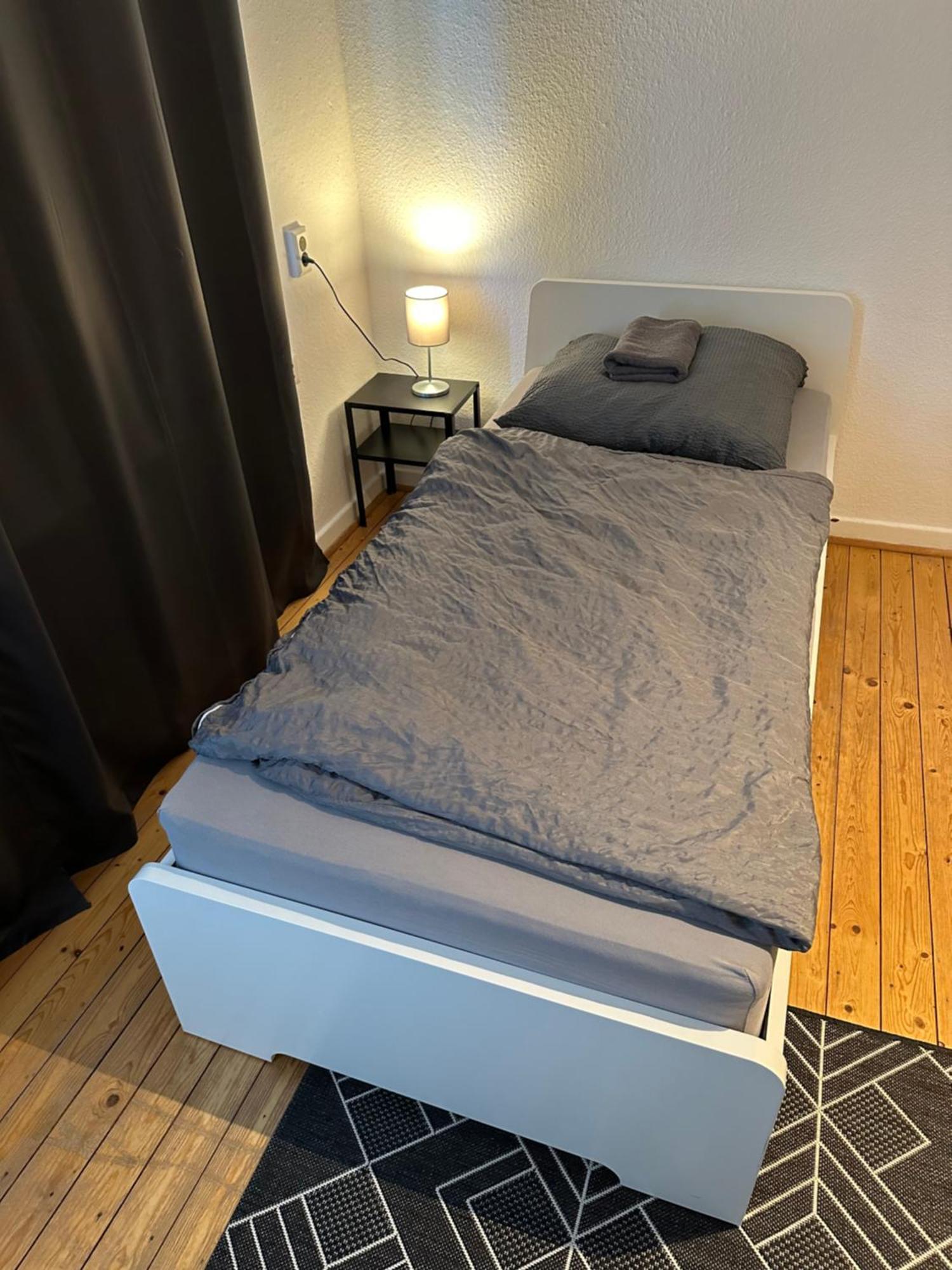 Doppelbett Unterkunft Vahrenwald-List Hannover Exterior photo