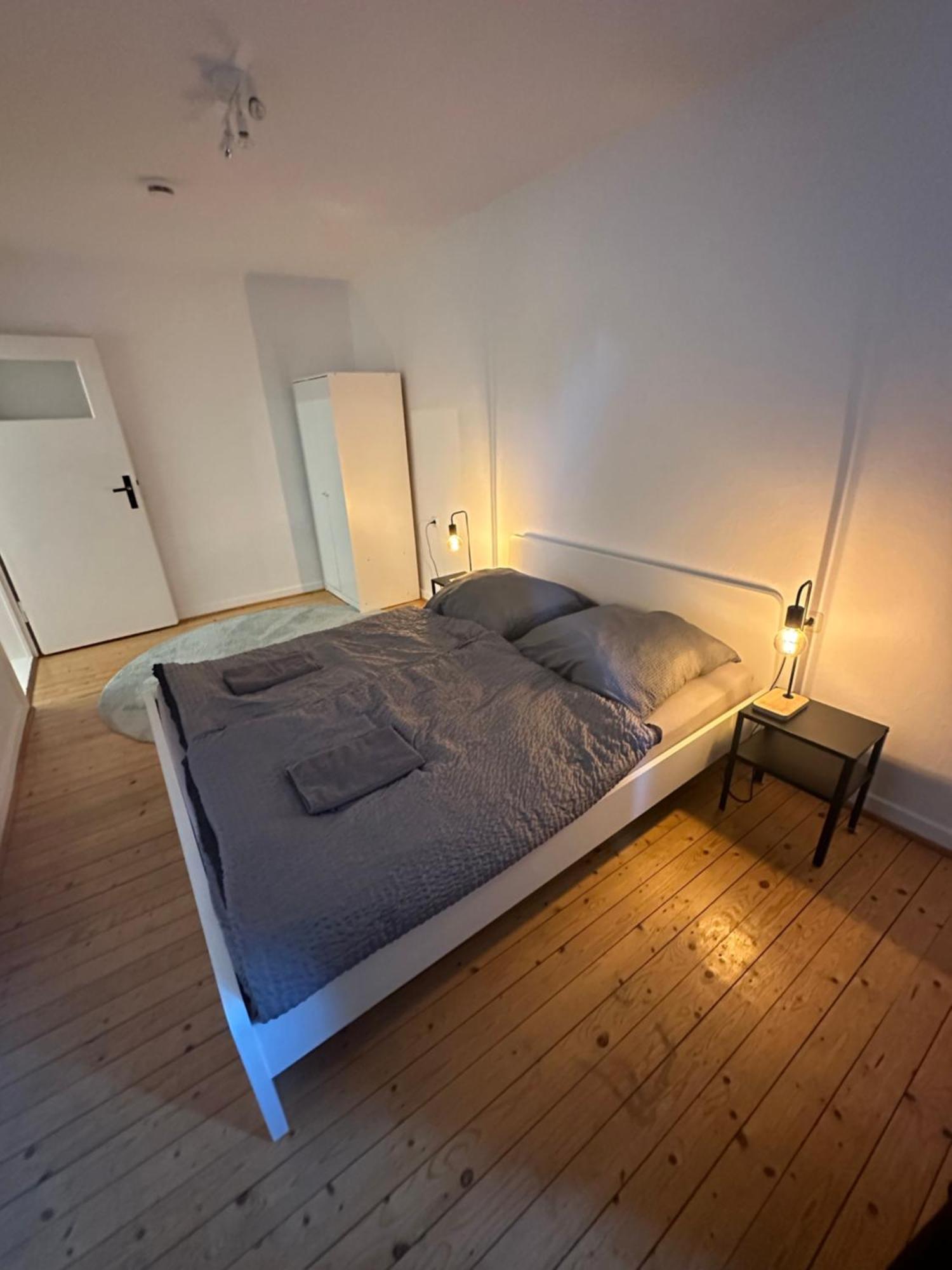 Doppelbett Unterkunft Vahrenwald-List Hannover Exterior photo